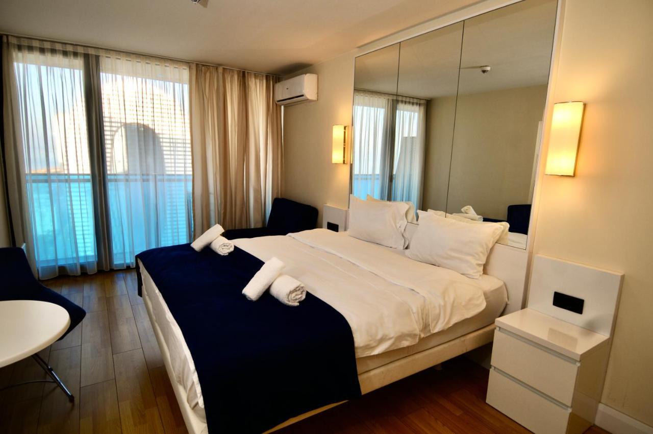 Batumi Apartments A&E Esterno foto